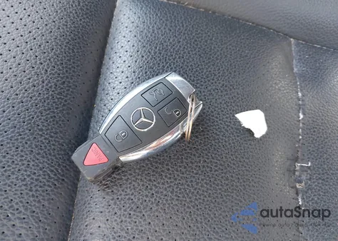 2008 Mercedes-Benz C 300 Luxury/Sport z USA, uszkodzony, nr VIN WDDGF54X38F075078